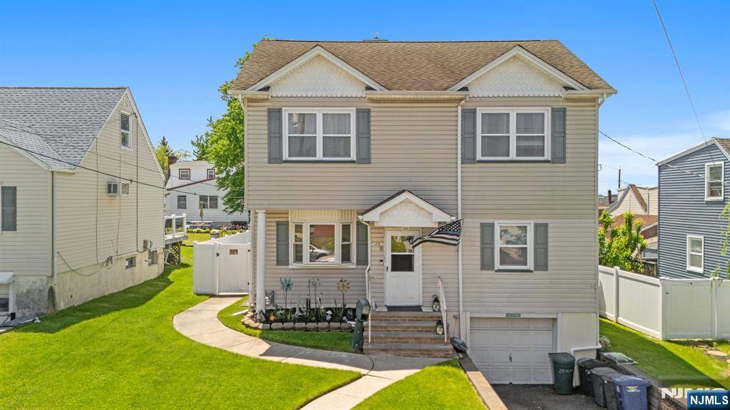 North Arlington, NJ 07031,25 Allan DR