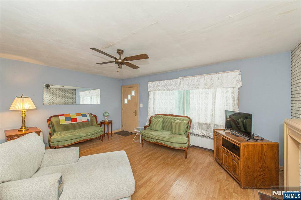 Pequannock Township, NJ 07440,25 Pequannock AVE