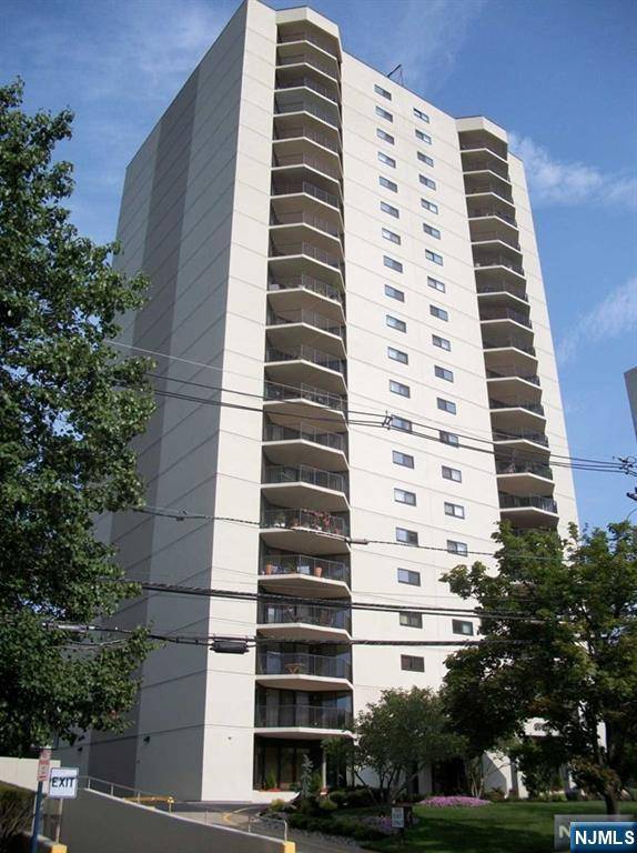 Hackensack, NJ 07601,245 Prospect AVE #5B