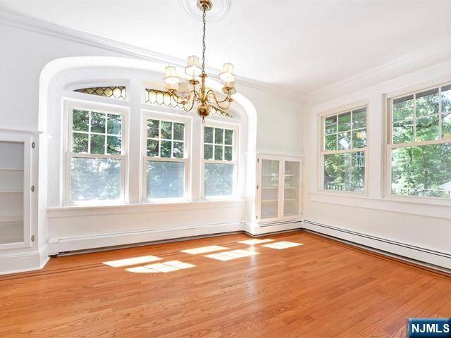 Tenafly, NJ 07670,8 Laurel AVE