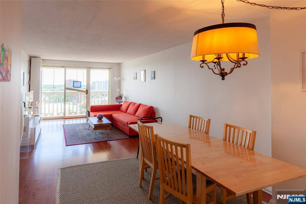 Fort Lee, NJ 07024,555 North AVE #21A