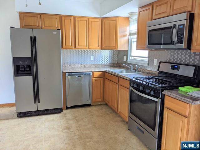 Wallington, NJ 07057,10 Strong ST