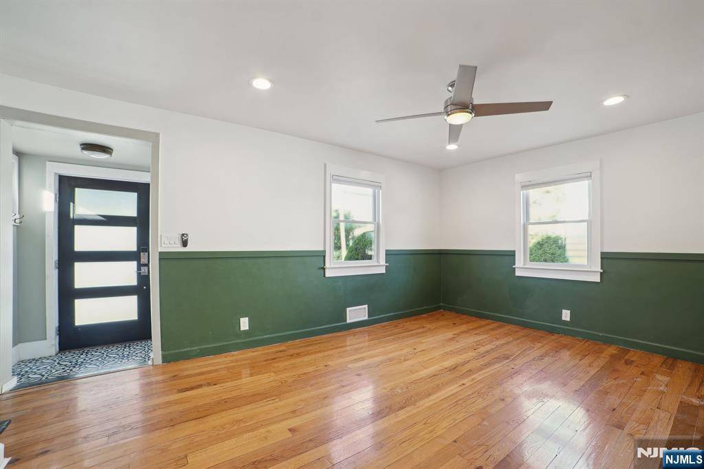 Fair Lawn, NJ 07410,20-13 Prospect AVE