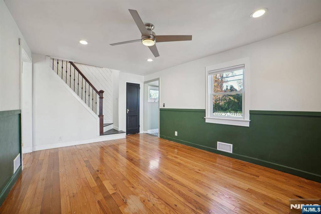 Fair Lawn, NJ 07410,20-13 Prospect AVE