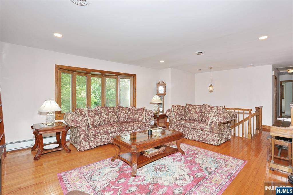 Hillsdale, NJ 07642,104 Piermont AVE