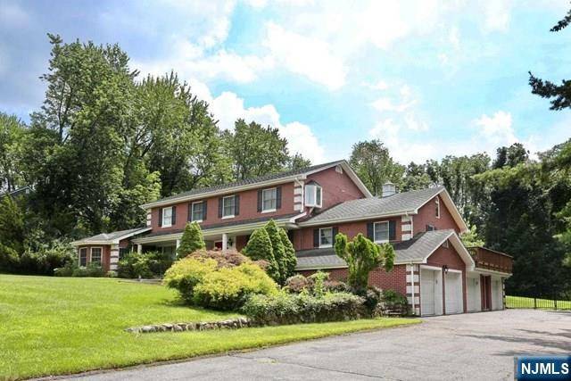 Upper Saddle River, NJ 07458,14 Ranch RD
