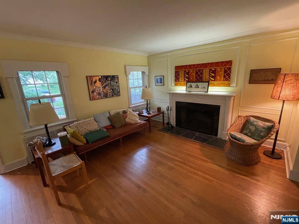 Teaneck, NJ 07666,898 Helen ST