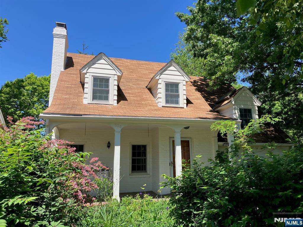 Teaneck, NJ 07666,898 Helen ST