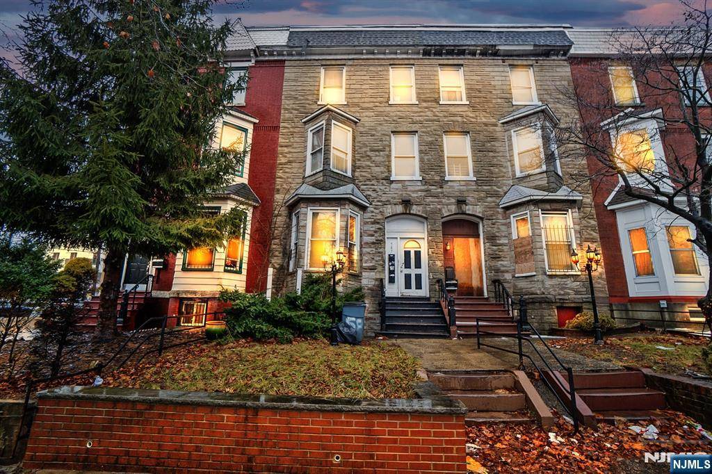 Newark, NJ 07102,587 Dr Martin Luther Kng