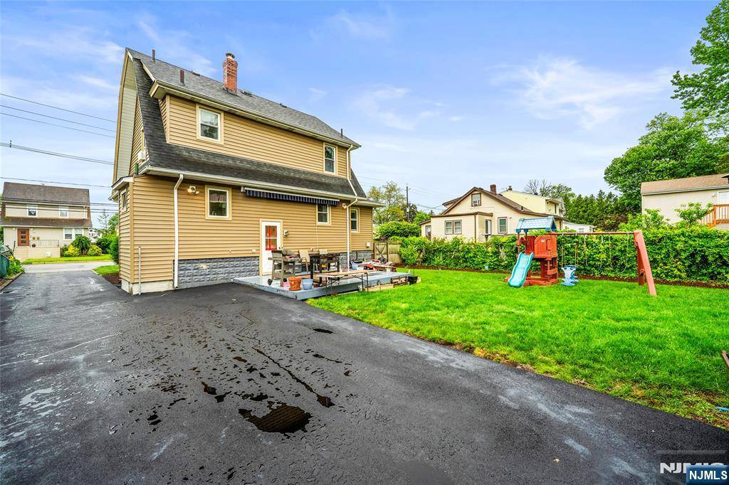 Bergenfield, NJ 07621,125 Hickory AVE