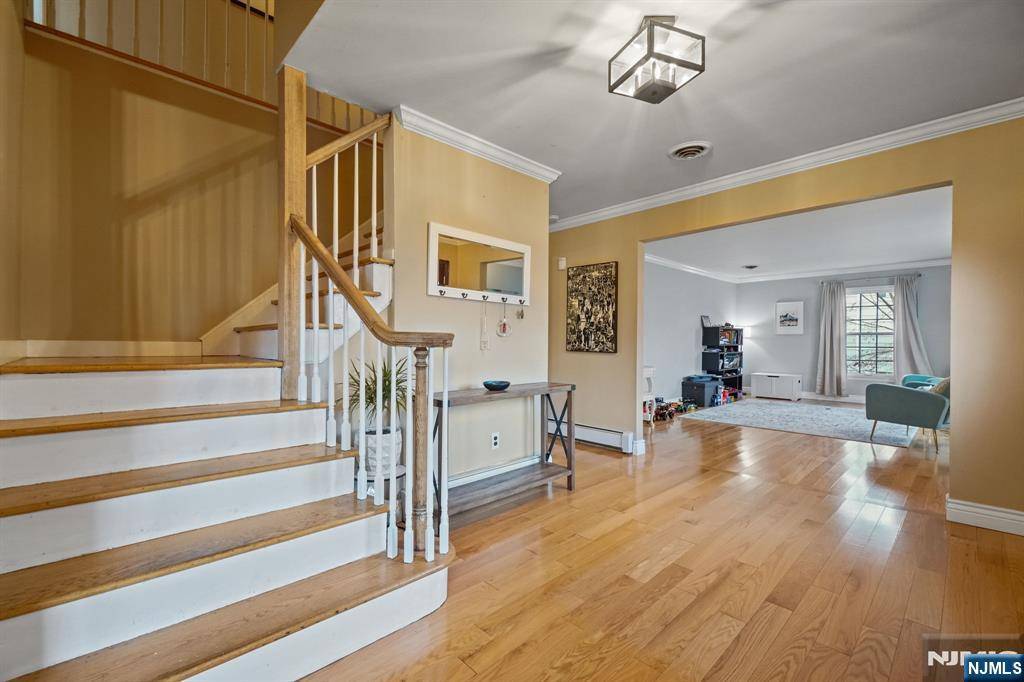 Harrington Park, NJ 07640,72 Higgins PL