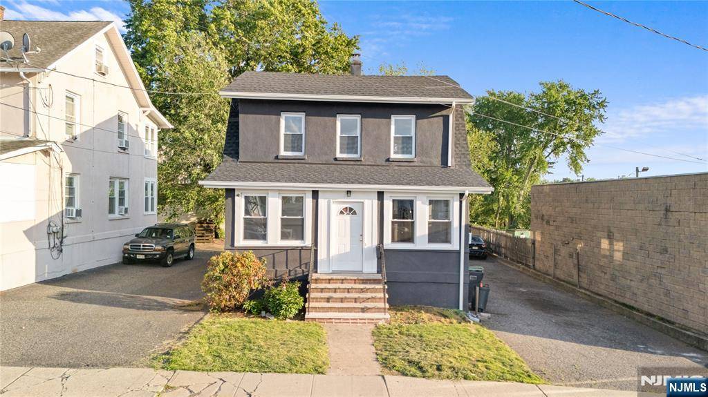 Bergenfield, NJ 07621,16 Palisade AVE