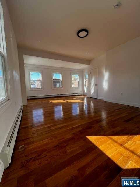 East Orange, NJ 07018,162 Tremont AVE #2