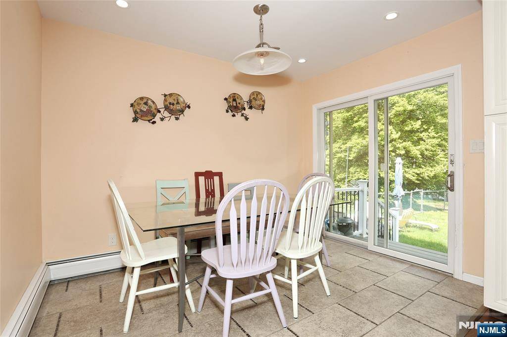 Fair Lawn, NJ 07410,3-29 17th ST