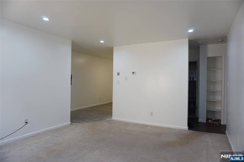 Newark, NJ 07104,786-802 Summer #B2
