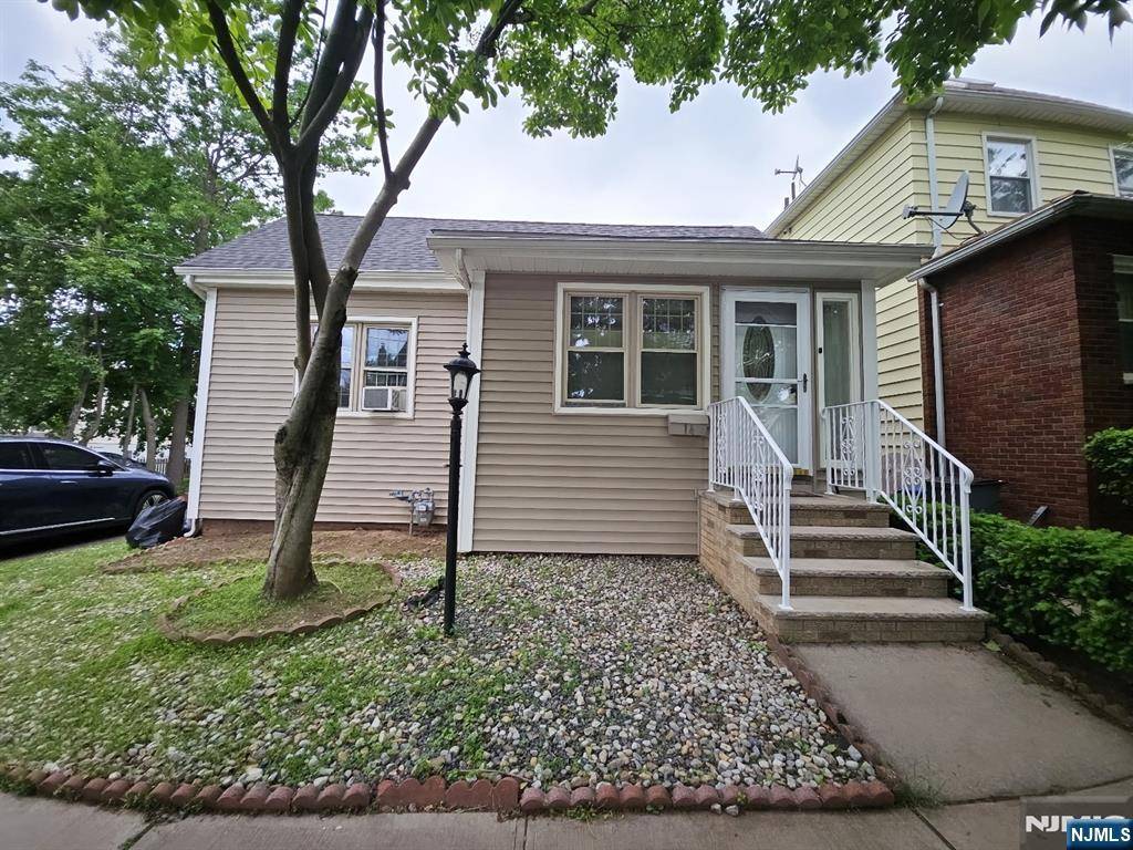 Ridgefield Park, NJ 07660,14 Garden ST