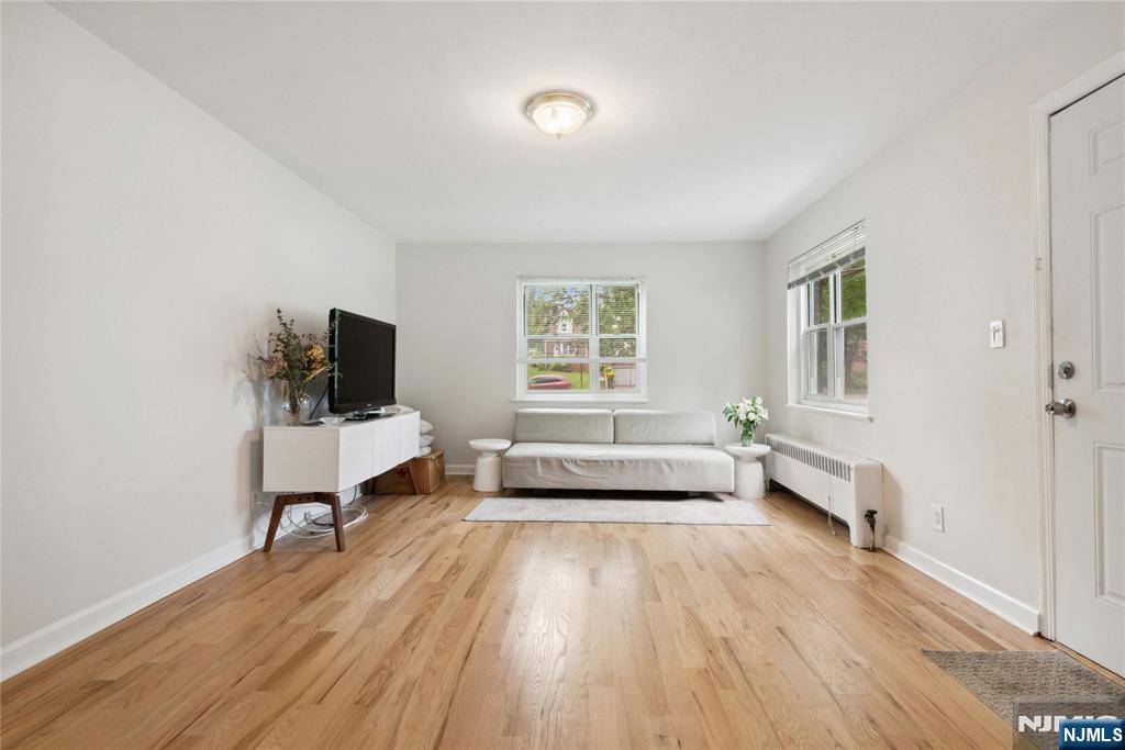Hackensack, NJ 07601,465 Maple Hill DR #51
