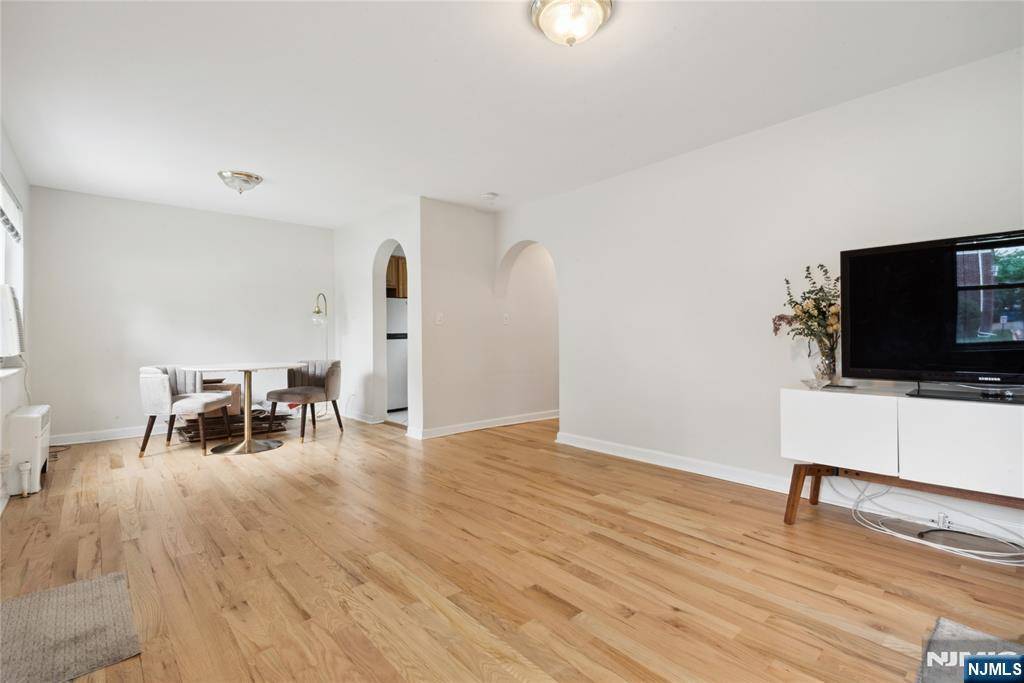 Hackensack, NJ 07601,465 Maple Hill DR #51