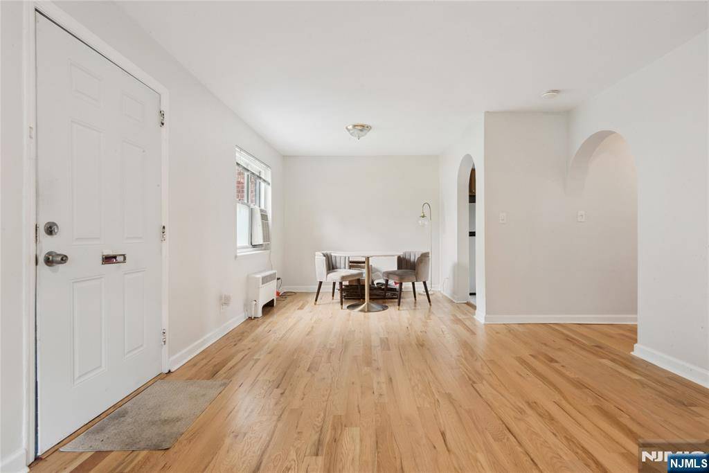 Hackensack, NJ 07601,465 Maple Hill DR #51