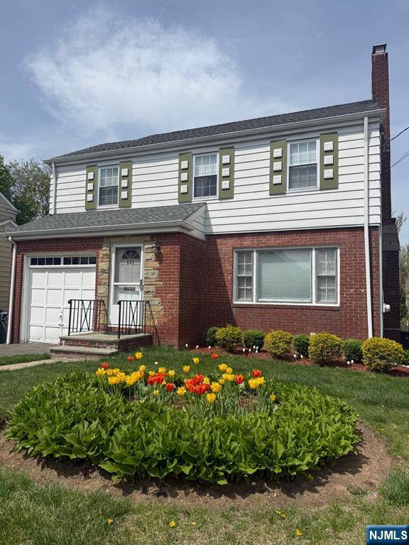 Maywood, NJ 07607,693 Oak AVE