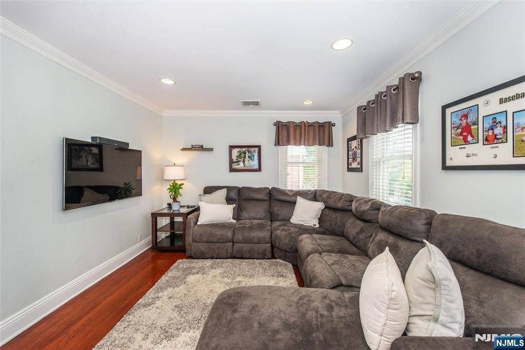 Elmwood Park, NJ 07407,79 Palsa AVE