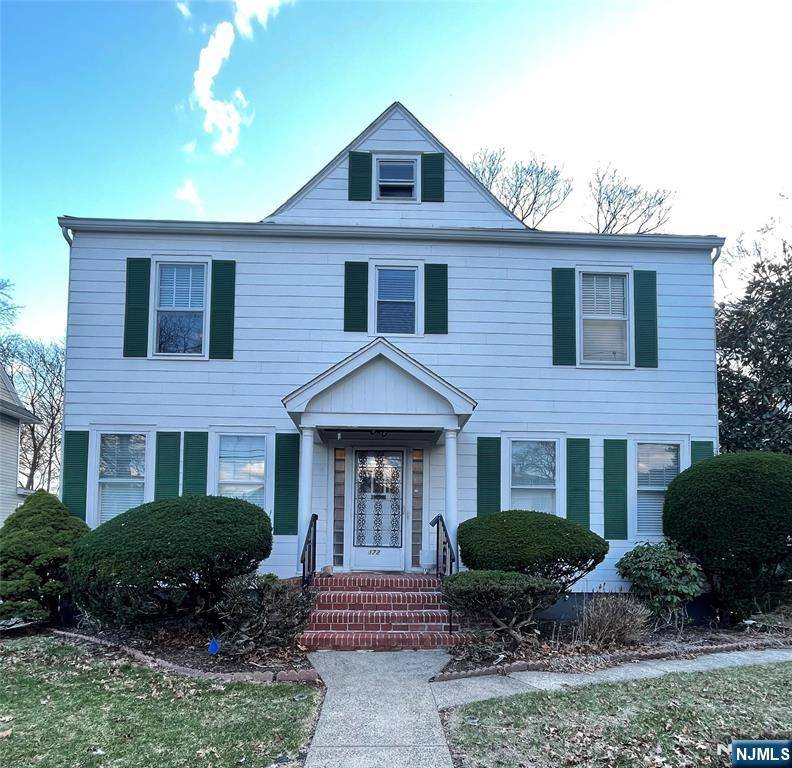 Englewood, NJ 07631,172 Palisade AVE #1