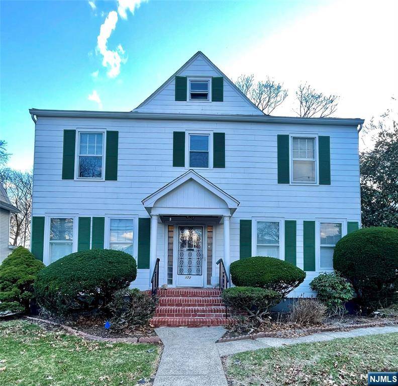 Englewood, NJ 07631,172 Palisade AVE #2