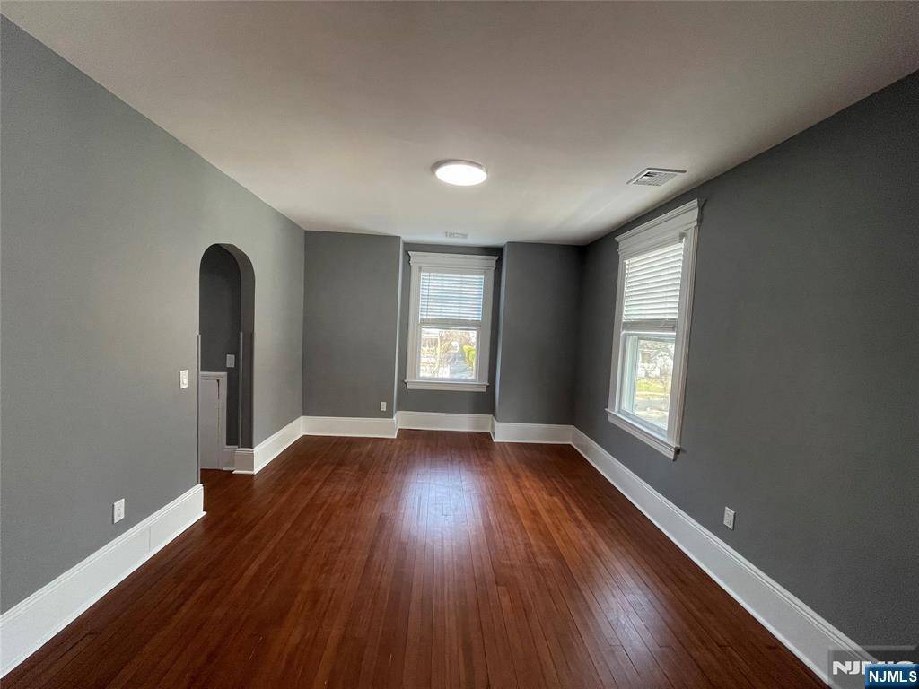 Englewood, NJ 07631,172 Palisade AVE #2