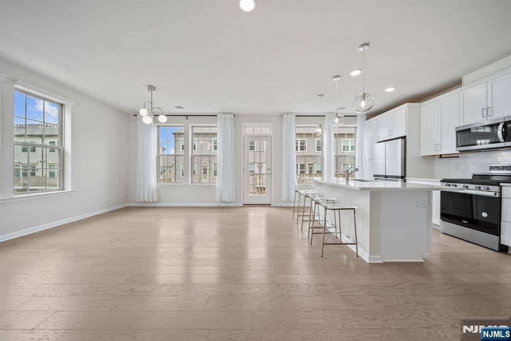 Wood Ridge, NJ 07075,57 Arnold DR