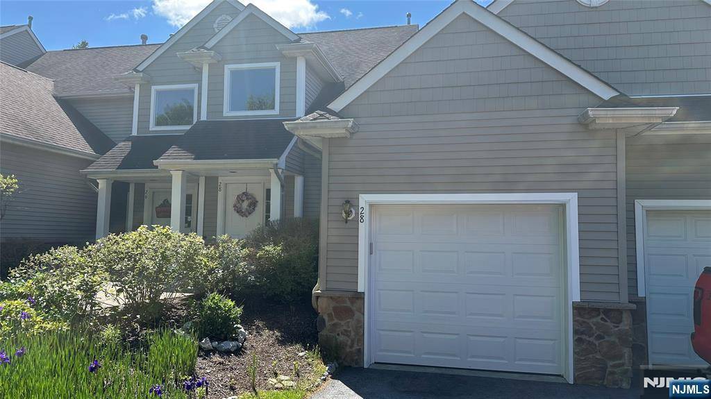 Hamburg, NJ 07419,28 Bourne CIR #1206