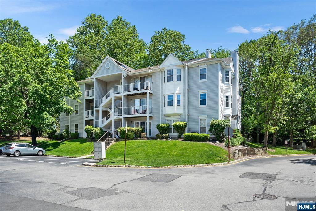 Mahwah, NJ 07430,715 Juniper WAY