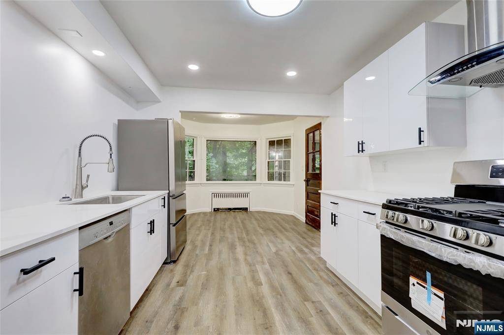 Fair Lawn, NJ 07410,4-21 Saddle River RD #1