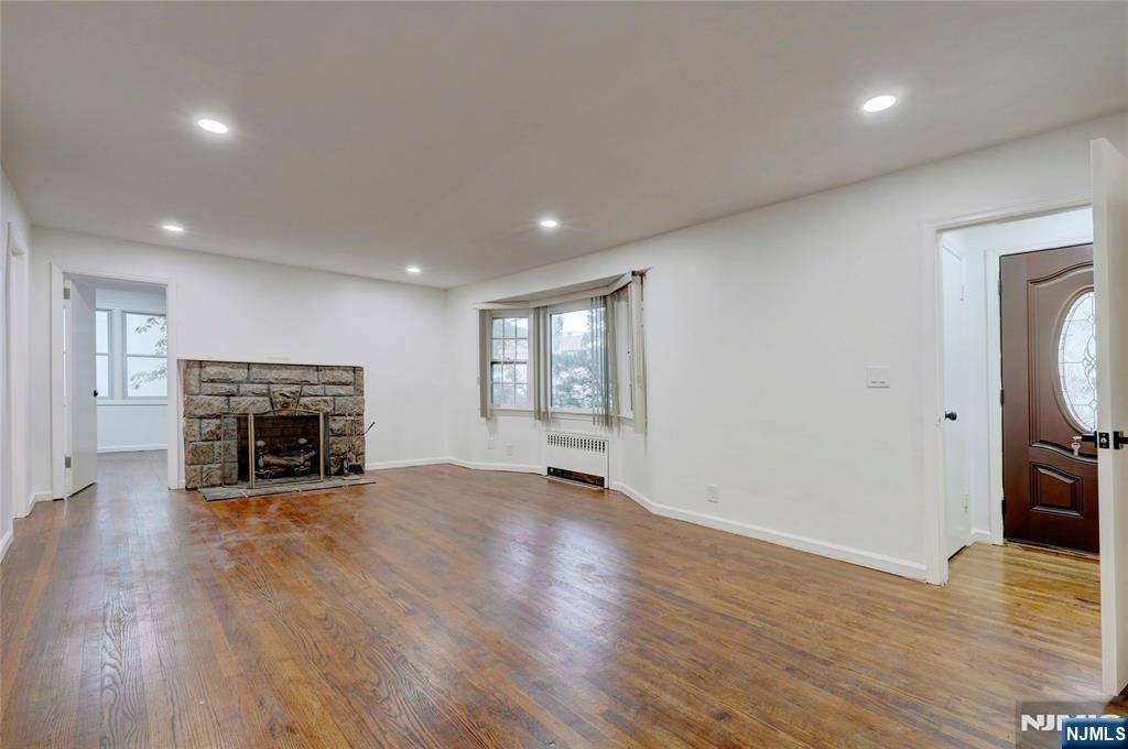 Fair Lawn, NJ 07410,4-21 Saddle River RD #1