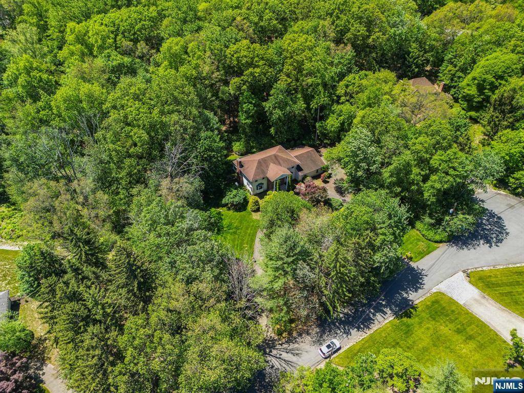 Saddle River, NJ 07458,22 Christopher PL