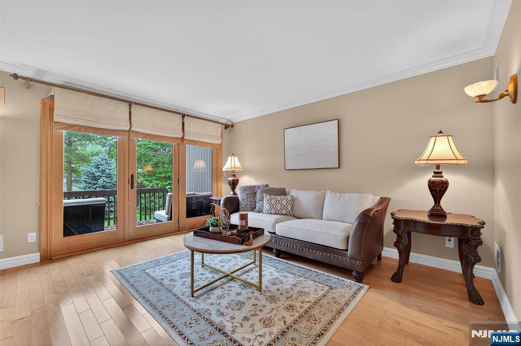 Ramsey, NJ 07446,30 Peach Hill CT