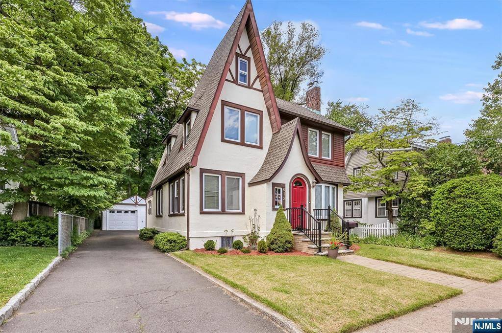 Oradell, NJ 07649,612 Cooper AVE