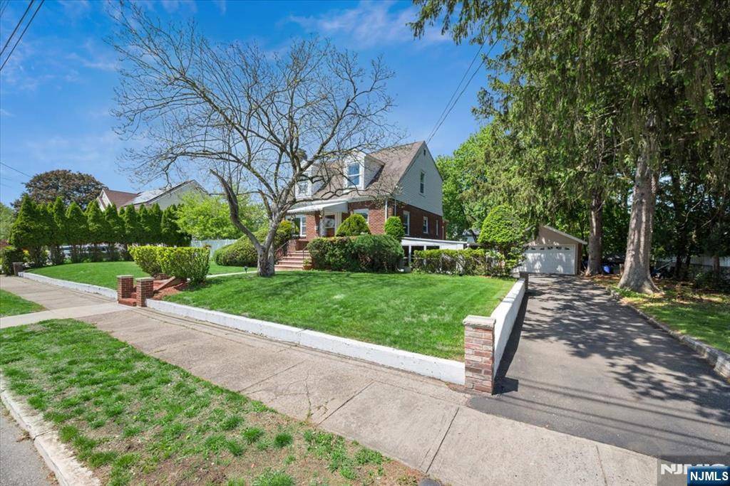 Pompton Lakes, NJ 07442,135 Poplar AVE