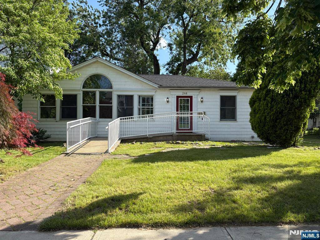 Teaneck, NJ 07666,630 Queen Anne RD