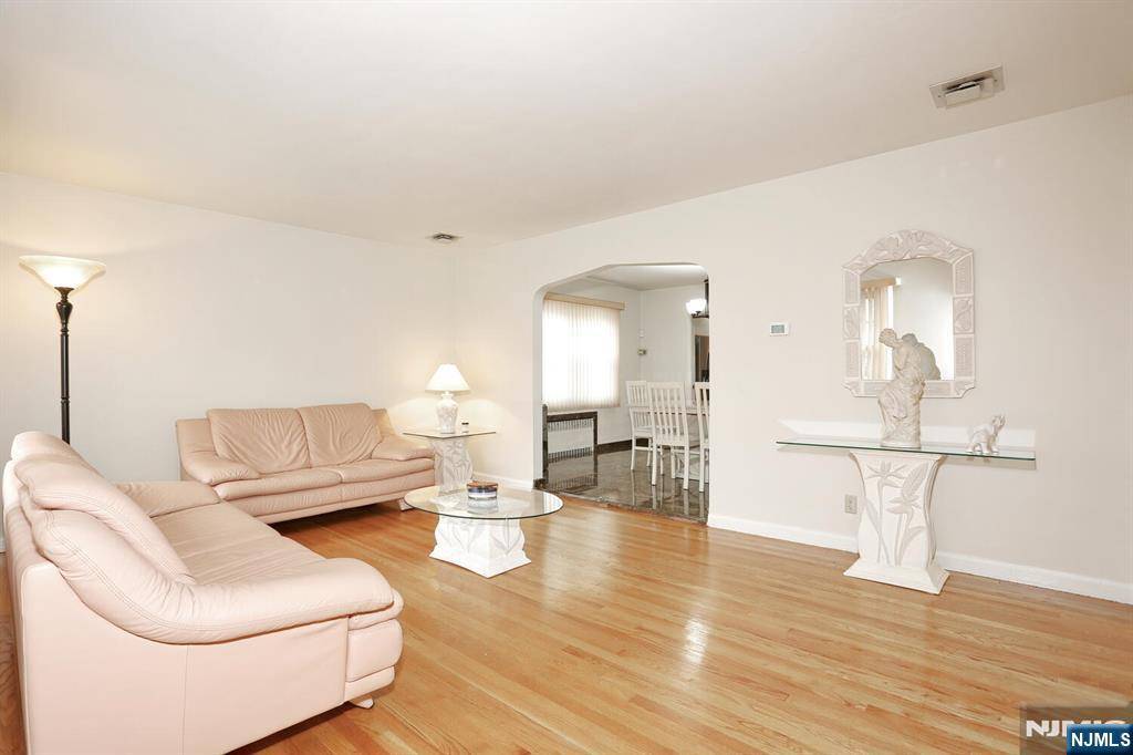 Hasbrouck Heights, NJ 07604,110 Harrison AVE