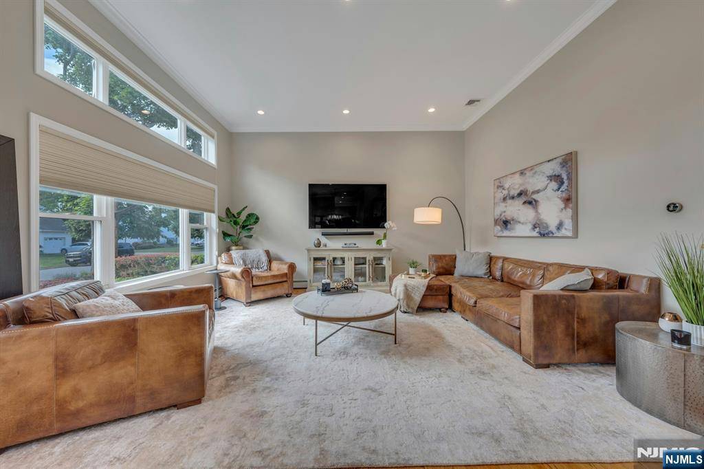 Oradell, NJ 07649,248 Camden ST