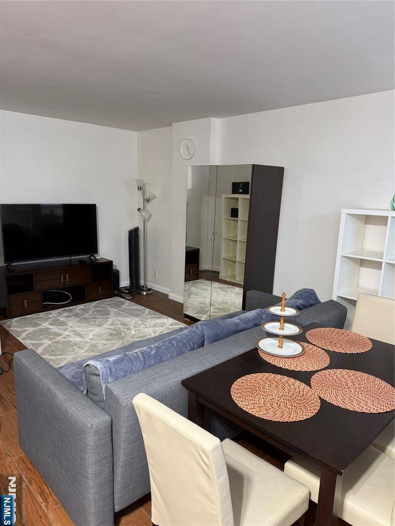 West New York, NJ 07093,6515 JFK Blvd E #3C