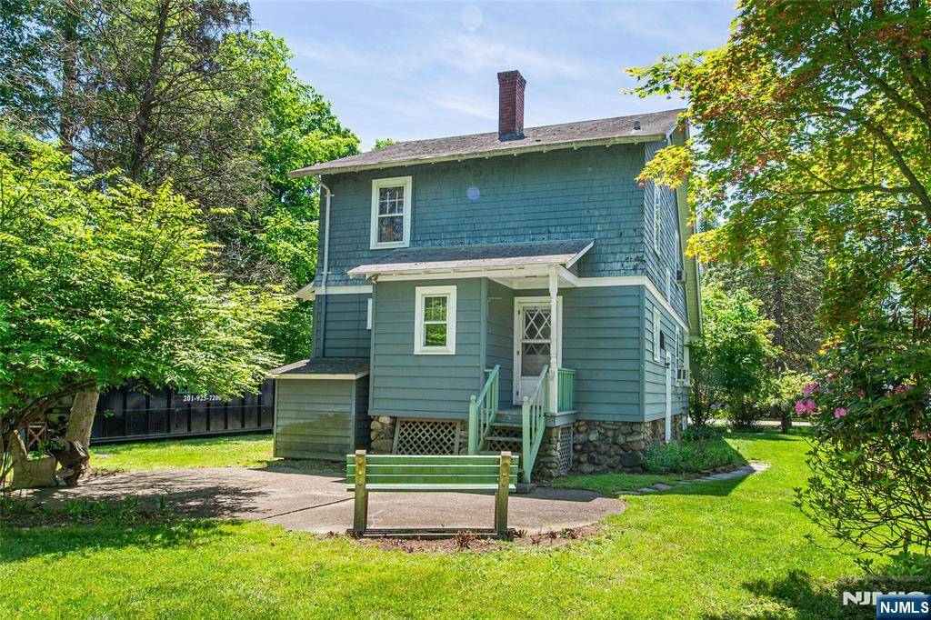 Allendale, NJ 07401,150 W Orchard ST