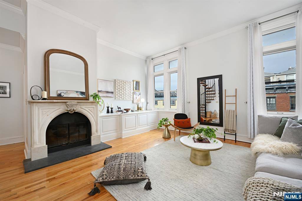 Jersey City, NJ 07302,167 Wayne ST #407