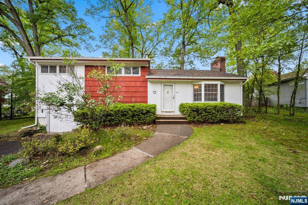 Midland Park, NJ 07432,180 Busteed DR