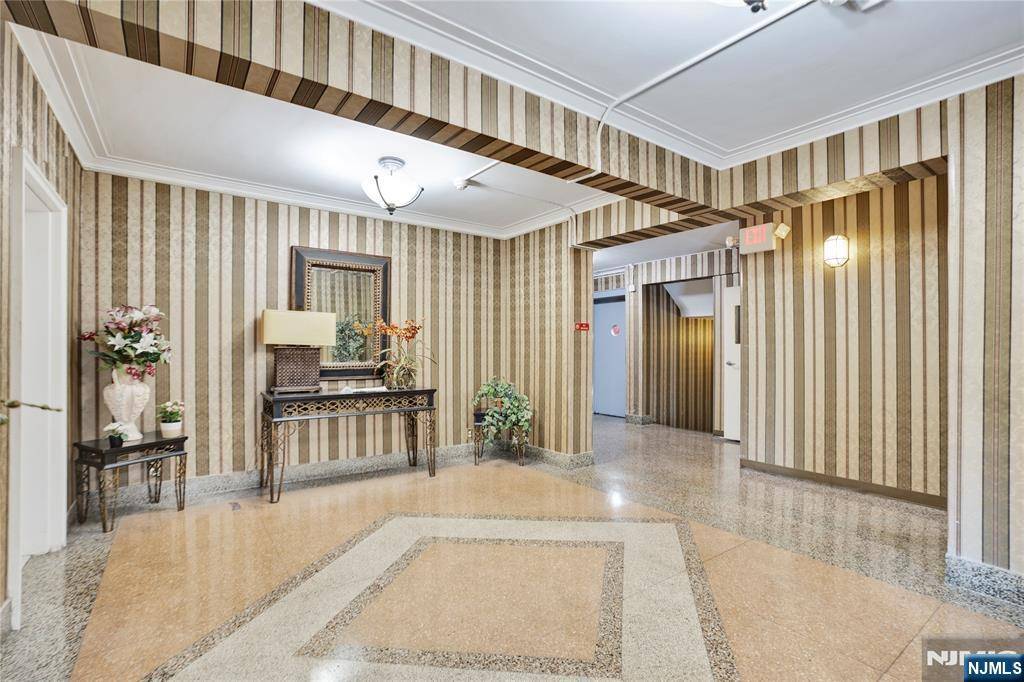 Fort Lee, NJ 07024,2350 Linwood AVE #4D