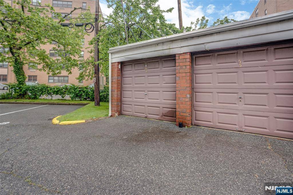 Fort Lee, NJ 07024,2350 Linwood AVE #4D