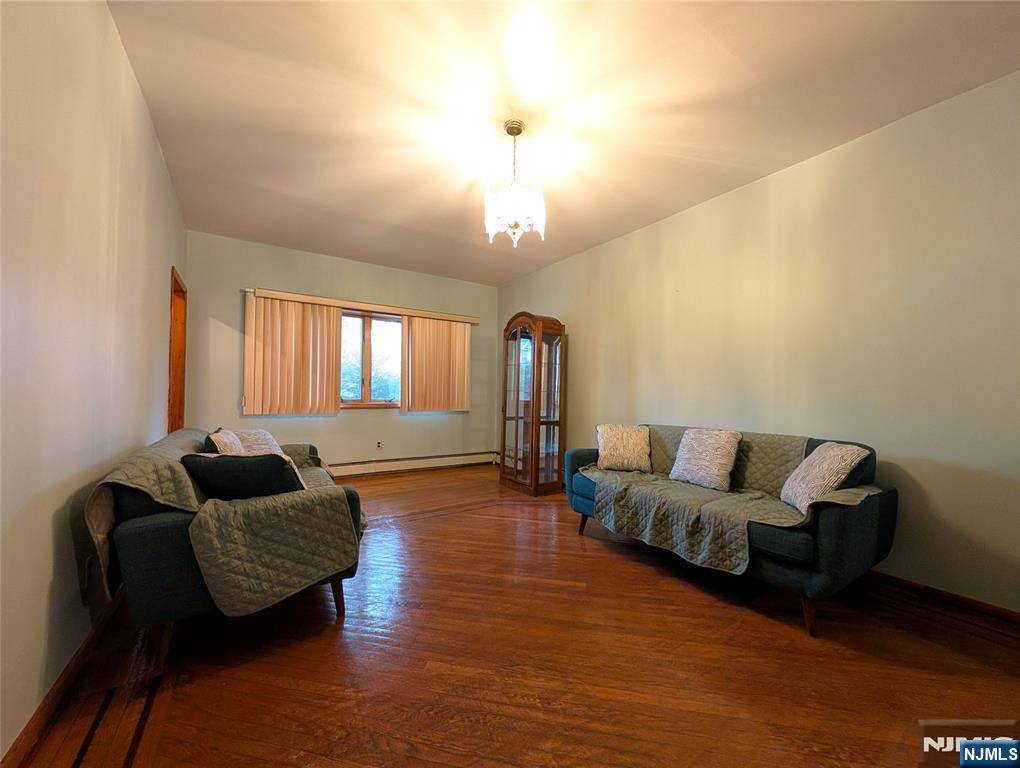 Kearny, NJ 07032,46 Oakwood AVE
