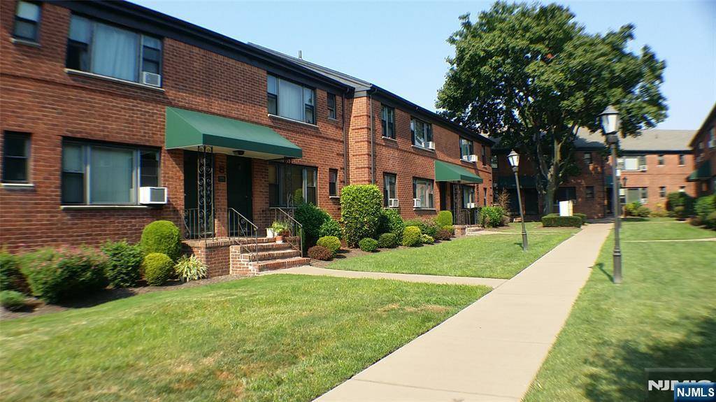 Fort Lee, NJ 07024,2173C N Central RD #C