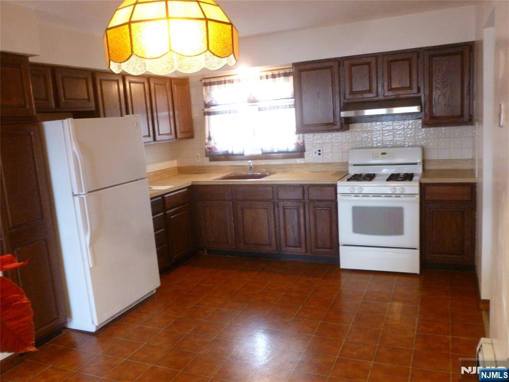 Saddle Brook, NJ 07663,318 President ST #2