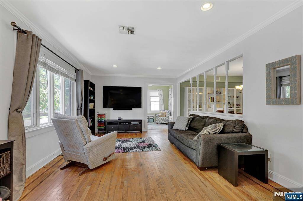 New Milford, NJ 07646,11 Harrison ST